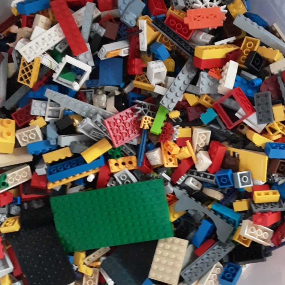 Lego lot (selling one pound)